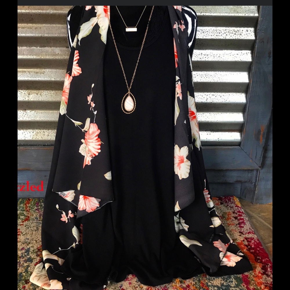***Heimish Black/ Peach Floral Kimono - One Size